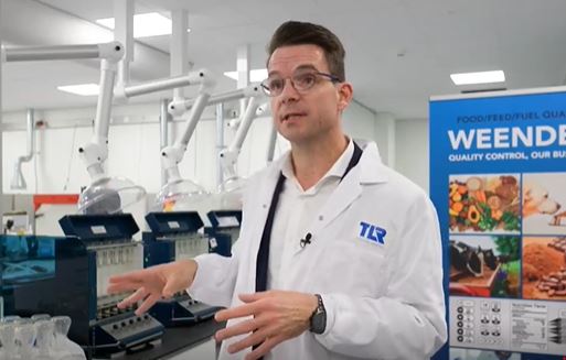 Tim Thys TLR in lab coat
